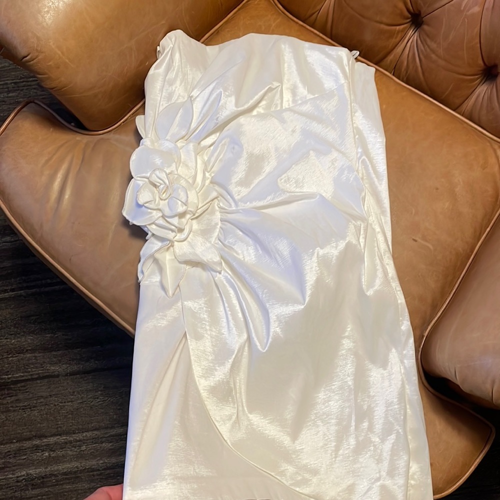 Cache, size 12, strapless white evening dress